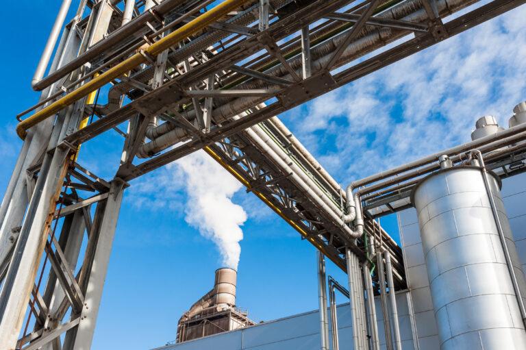 Rikkivety lamaannuttaa hajuaistin ja voi tappaa minuuteissa – näin varmistat turvalliset pitoisuudet työpaikalla